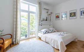 Gorgeous Flat Right Near The City Center